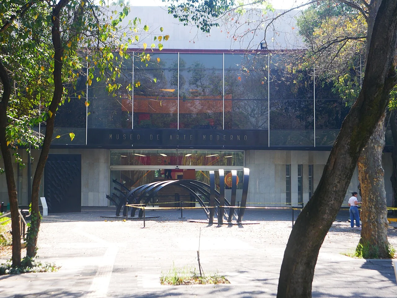Fachada del Museo de Arte Moderno en Chapultepec, donde se conserva Cumela