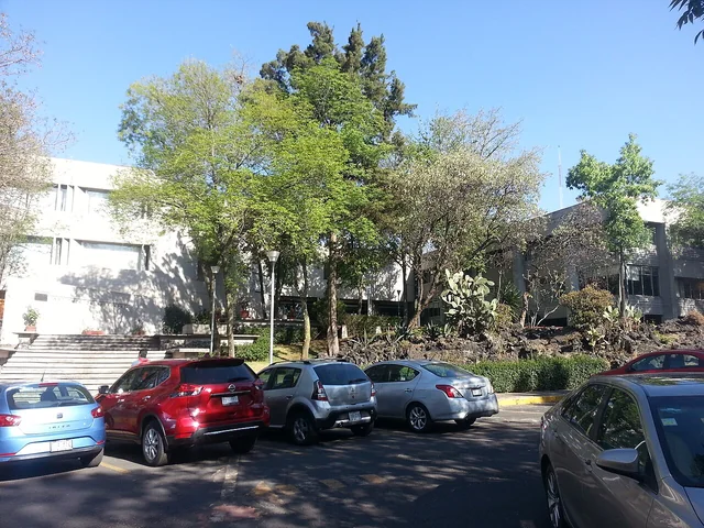 Edificio del Instituto de Astronomía de la UNAM en Ciudad Universitaria.